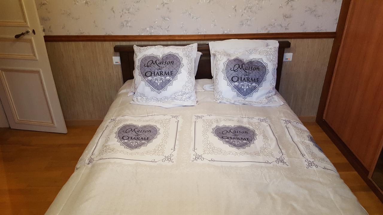 Camden House Bed & Breakfast Aubry-le-Panthou Екстериор снимка