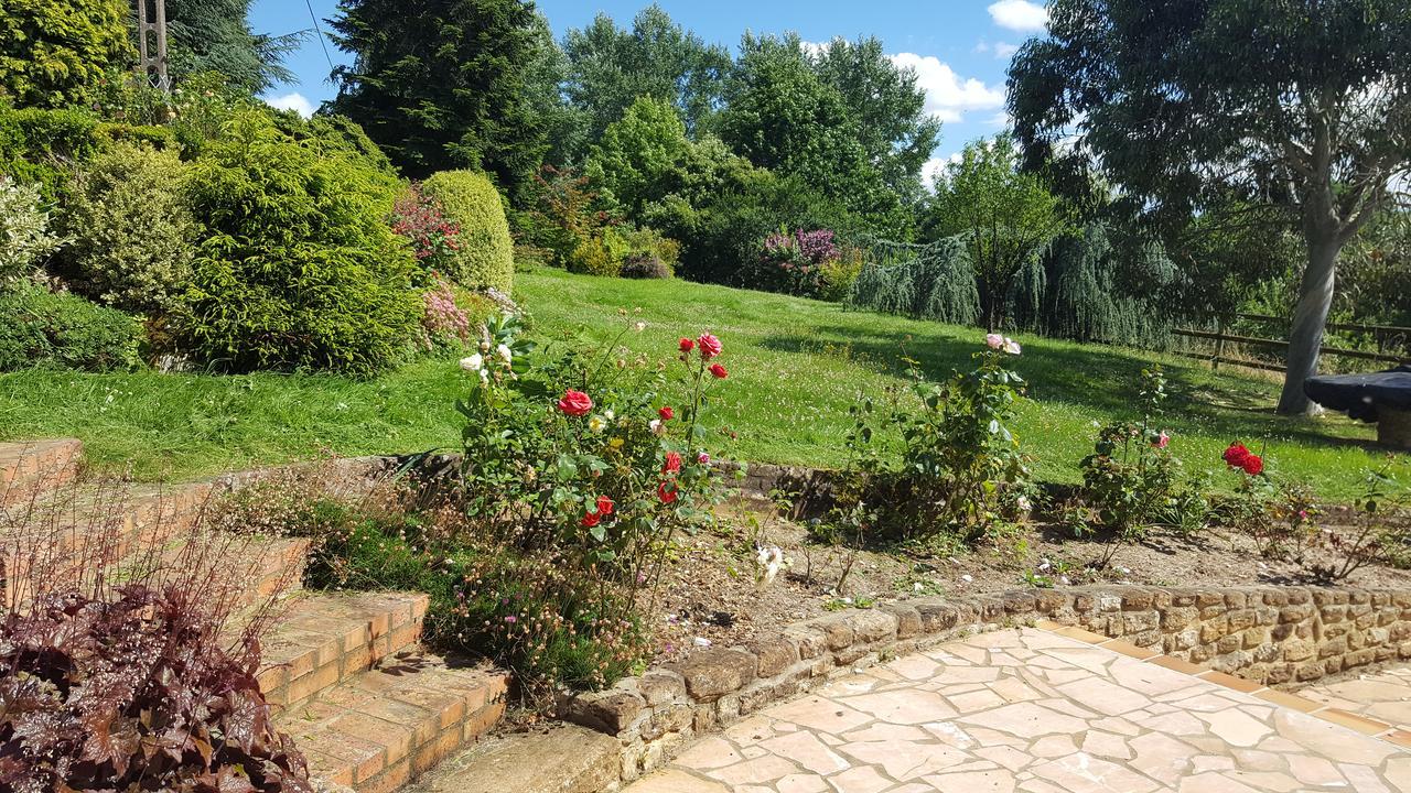 Camden House Bed & Breakfast Aubry-le-Panthou Екстериор снимка