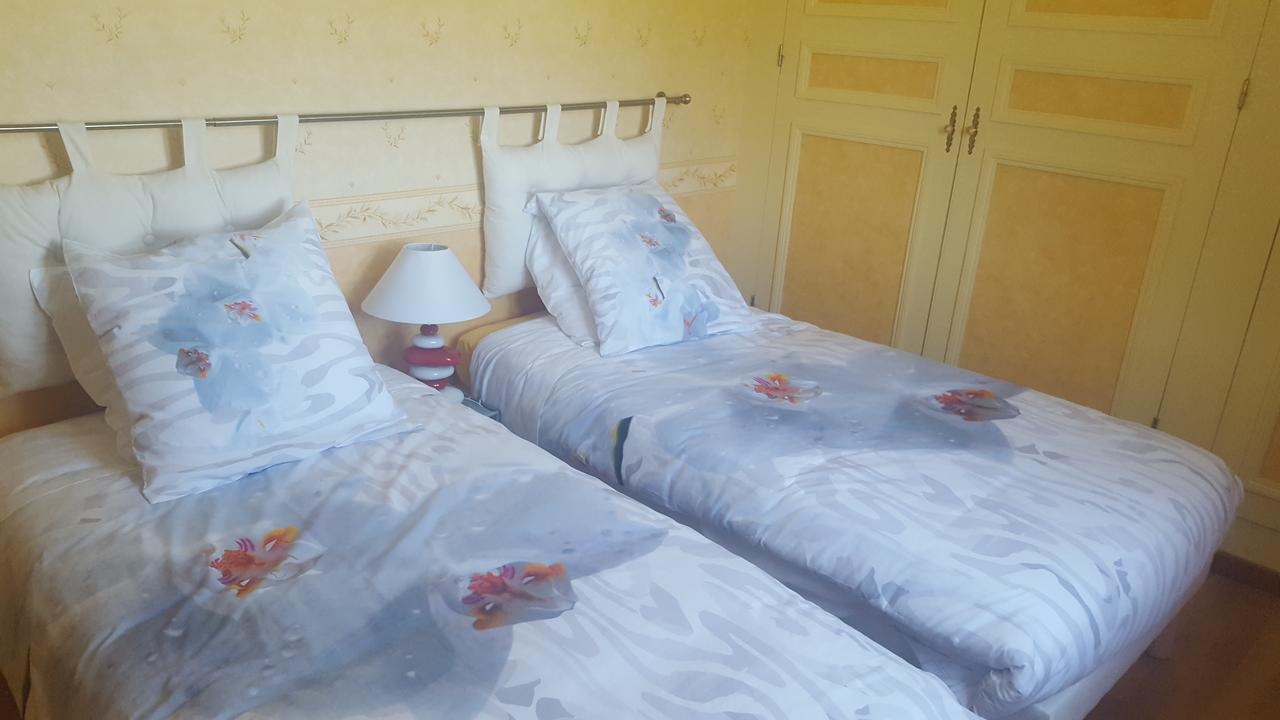 Camden House Bed & Breakfast Aubry-le-Panthou Екстериор снимка
